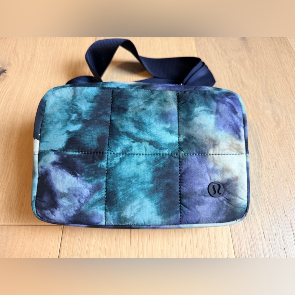 Lululemon Quilted Grid Belt Bag in Meteor Wash Print Multi - Picture 1 of 9